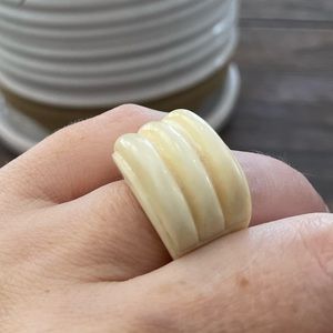 Vintage Ring bone or ivory